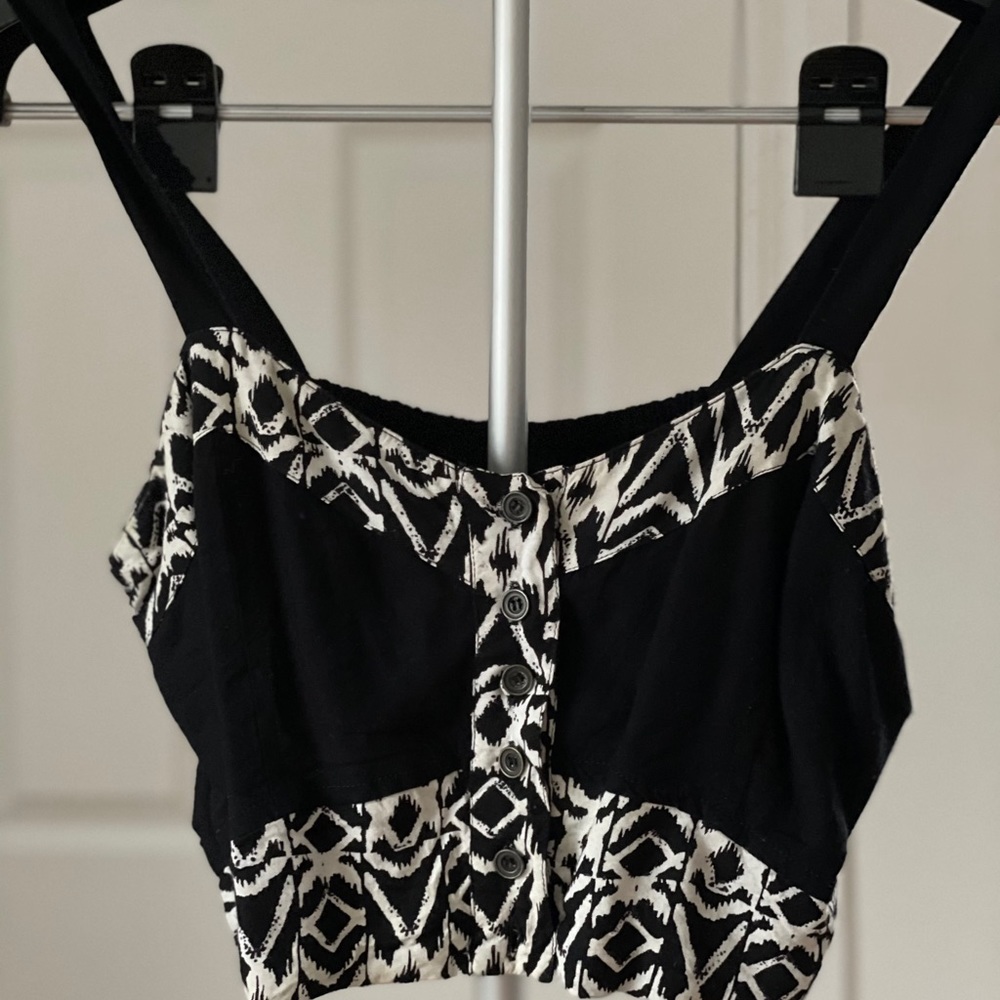 Black and white crop top